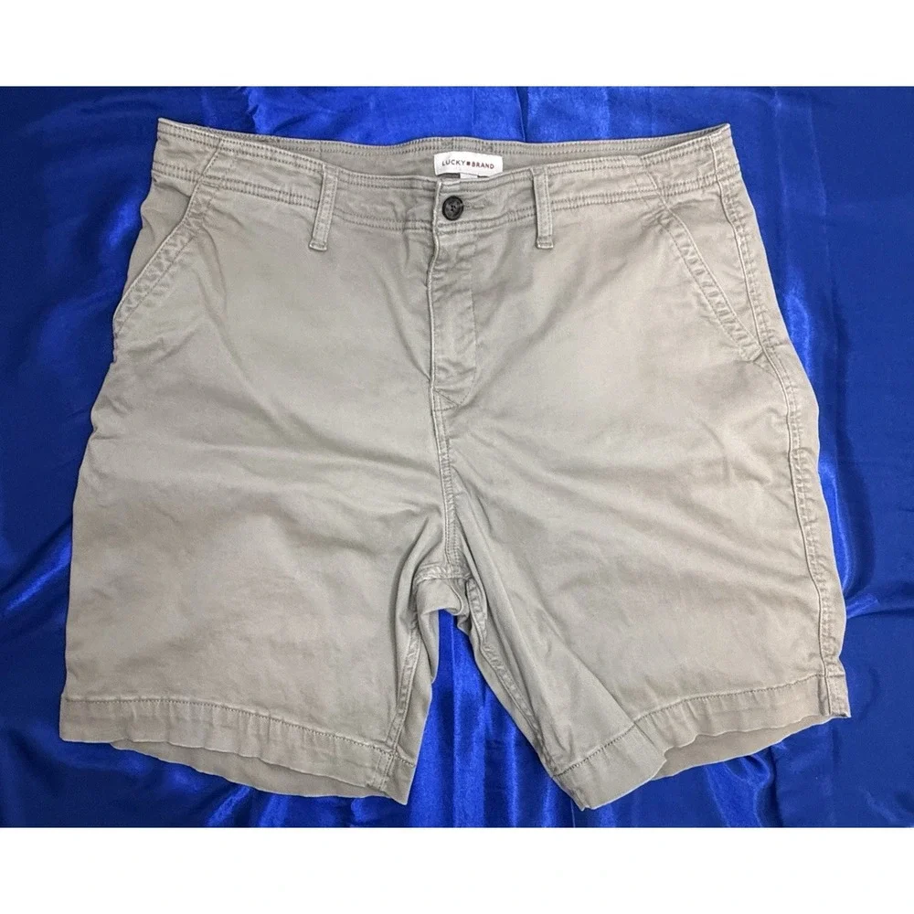 Lucky Brand Men's 38 Flat Front 8.5